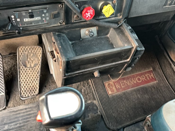 1990-kenworth-t600-image-141