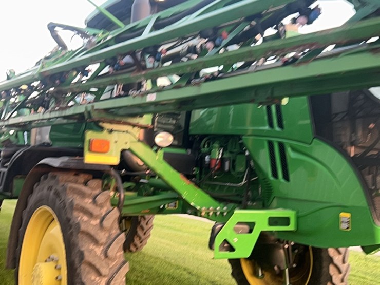 2014-john-deere-r4030-image-166