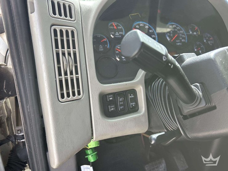 2019-international-durastar-4300-image-13