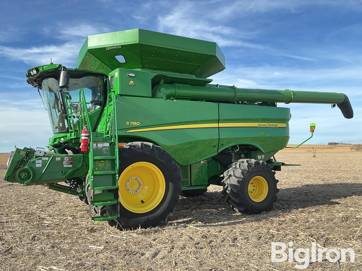 2023-john-deere-s780-image-1