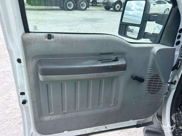 2012-ford-f350-image-11