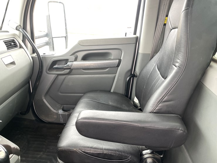 2019-kenworth-t880-image-71