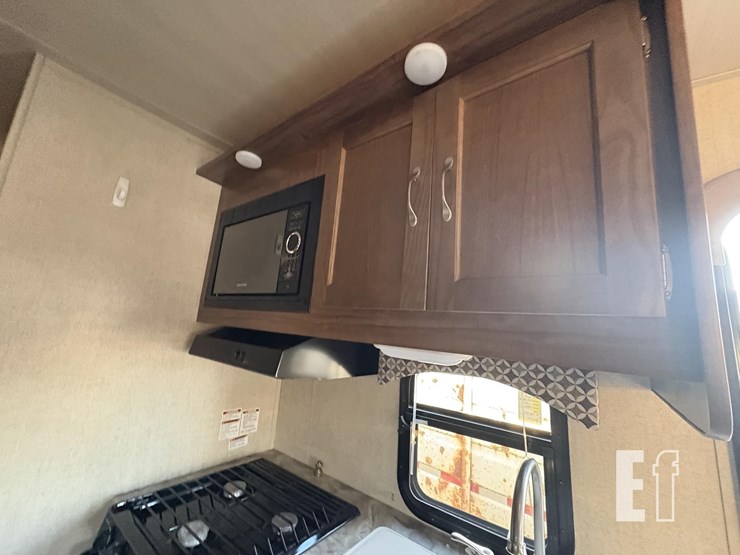 2018-gulf-stream-coach-vista-cruiser-23rss-image-10