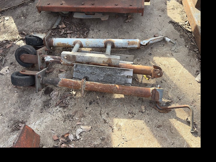 #64-•-group-of-three-jackstand-with-wheels-image-2