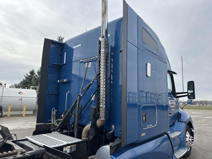 2020-kenworth-t680-image-19