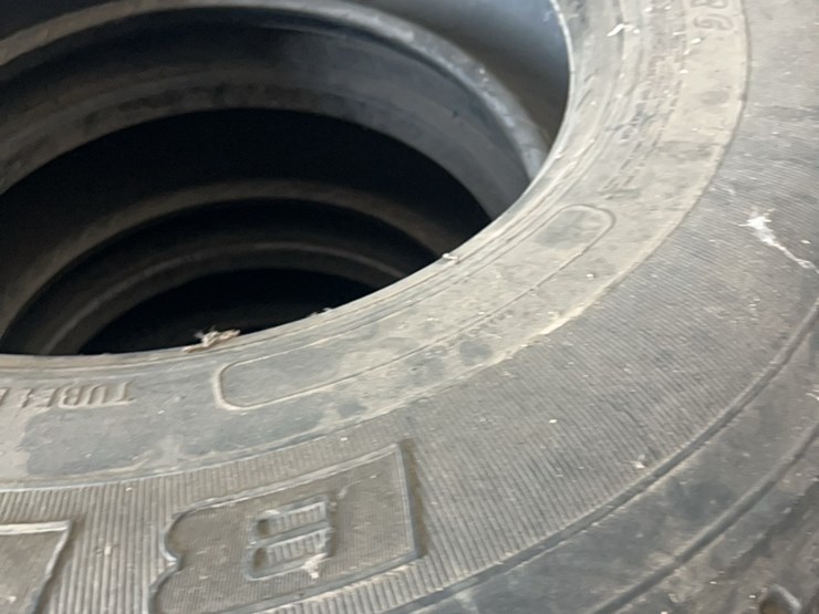 set-of-eight-truck-tires,-size-is-275/80/r-22.5,-all-are-excellent-shape-image-28