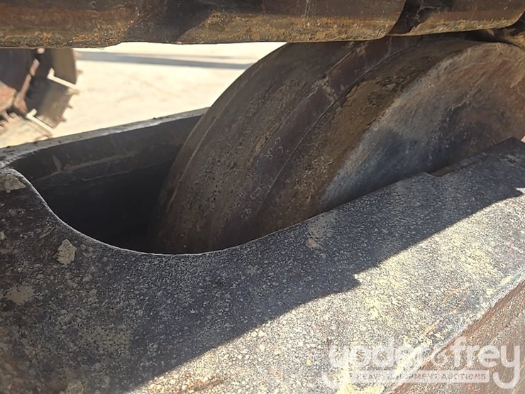 2013-komatsu-pc490-lc-10-image-27