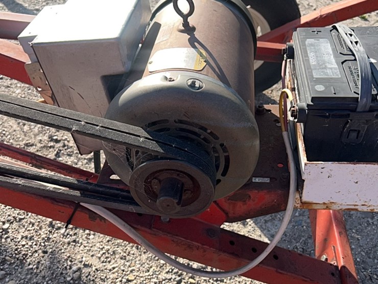 53’-x-8”-sakundiak-auger-with-10-hp-baldor-single-phase-220-electric-motor,-equipped-with-12-v-power-lift-image-23