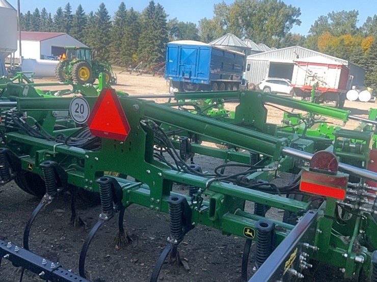 2024-john-deere-52-image-77