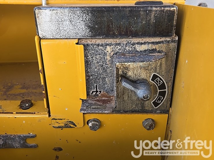 2018-deere-310sl-image-75