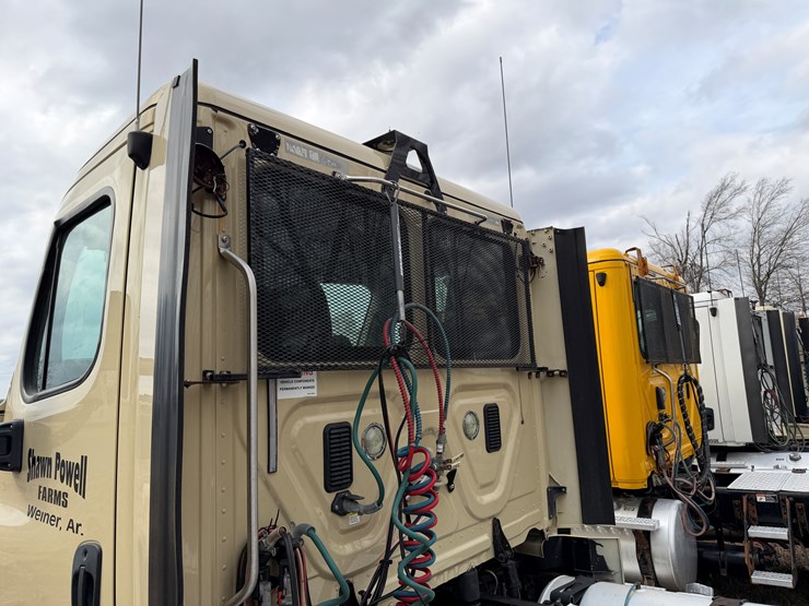 #40955-•-2016-freightliner-cascadia-t/a-daycab-truck-tractor-3akjged54gshn2294-image-26