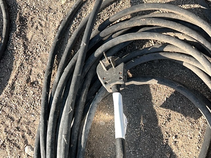 80-foot-220-cord,-nice-shape-image-3