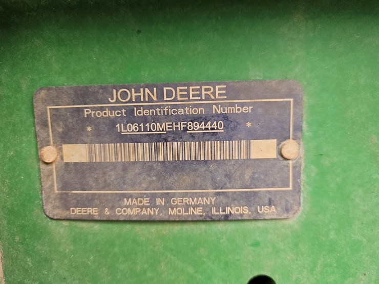 2017-john-deere-6110m-image-23