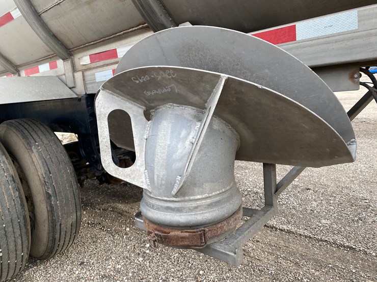 #500-•-2012-northern-8,500-gallon-semi-manure-tanker-(has-wi-title)-(waupun,-wi)-image-46