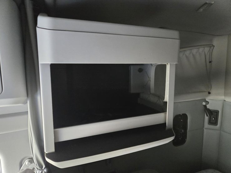 2018-kenworth-t680-image-66