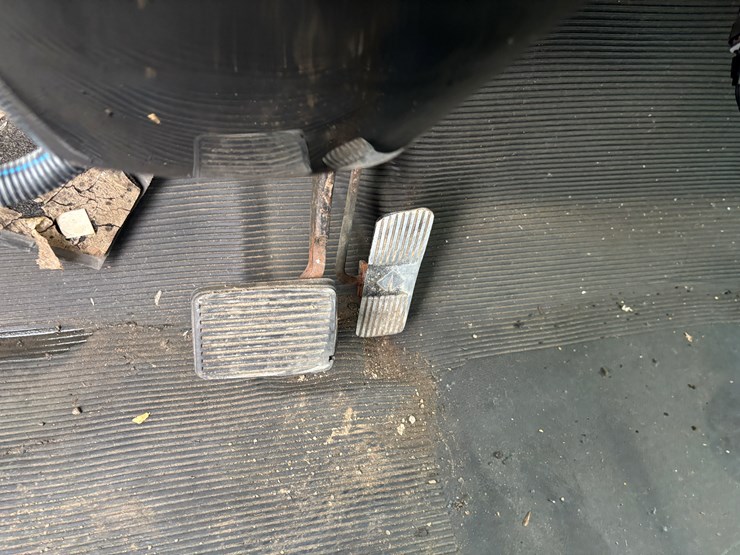 2002-international-4700-image-35