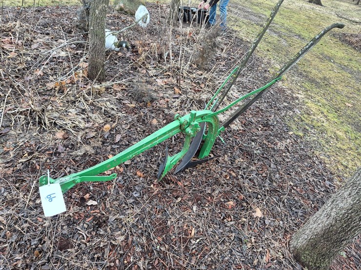 decorative-pull-type-plow-image-1