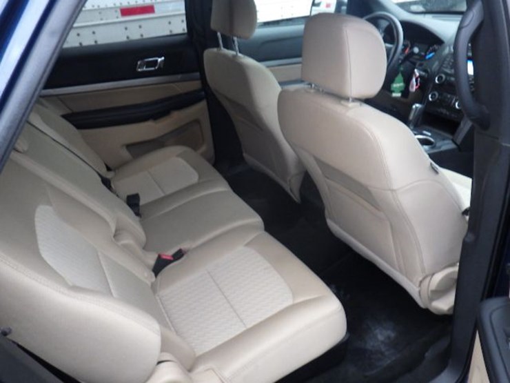 2017-ford-explorer-image-6