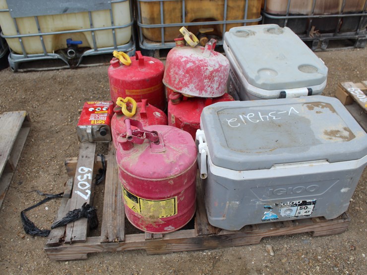 #6507-•-2-ice-chests-and-gas-cans-image-1