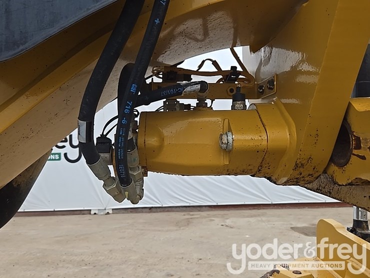 2015-caterpillar-12m3-image-49