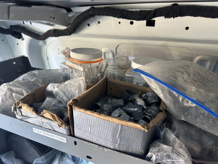 2017-ford-transit-image-37