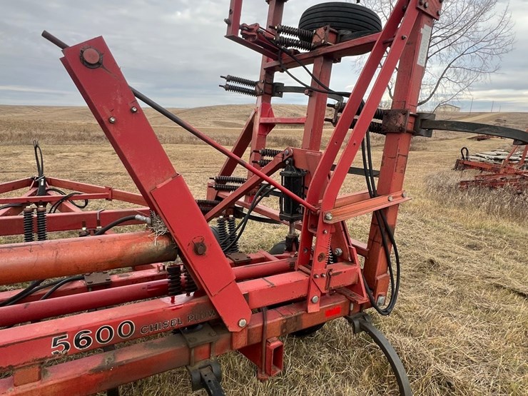 case-ih-5600-image-16