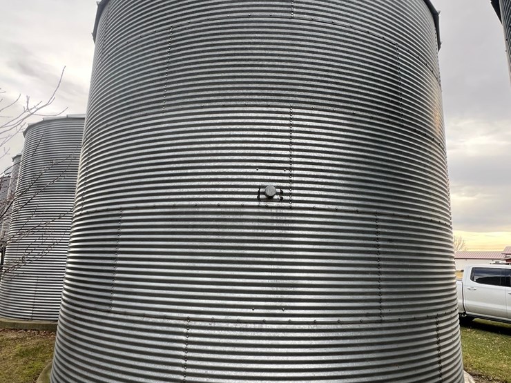 lot-25.-5,000-bu.-grain-bin-to-be-moved,-bin-fan-included,-motor-needs-some-work,-single-phase-(bin-3)-image-16