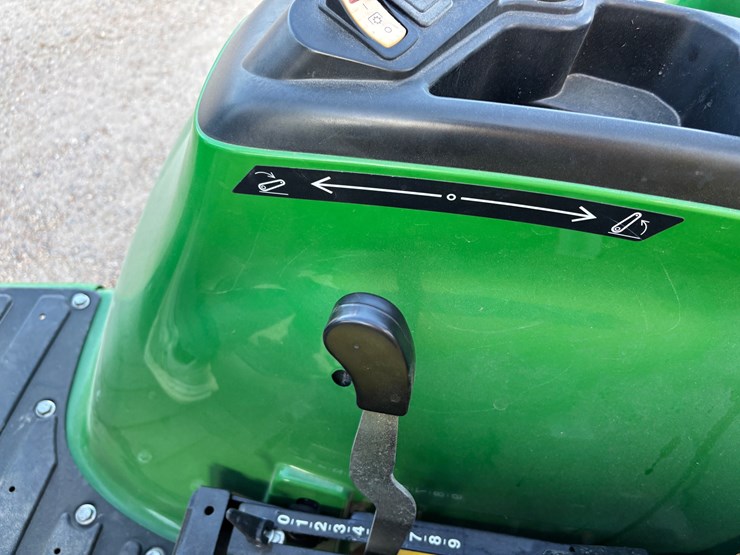 2022-john-deere-3025e-image-14