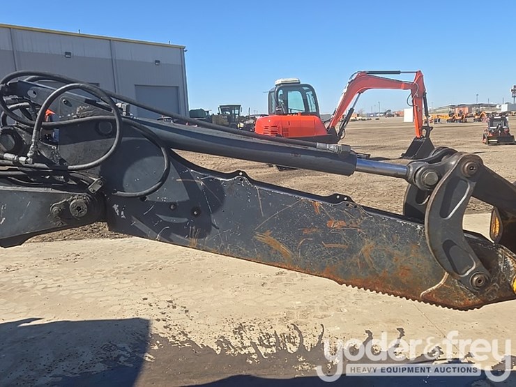 2010-deere-310sj-image-50