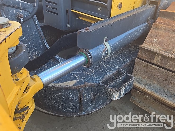 2018-deere-700k-image-42