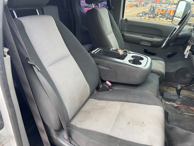 2008-gmc-3500-image-48