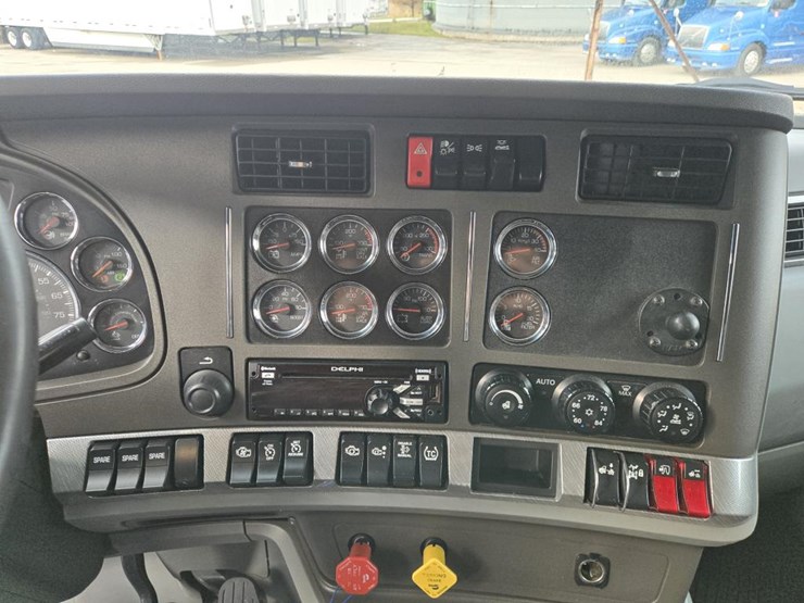 2018-kenworth-t680-image-56