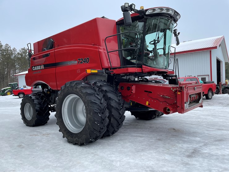 2017-case-ih-7240-image-4