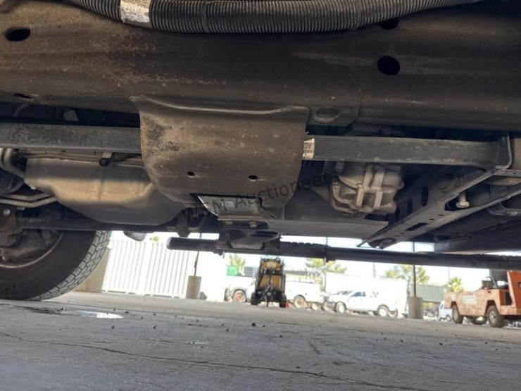 2022-chevrolet-silverado-3500hd-image-28