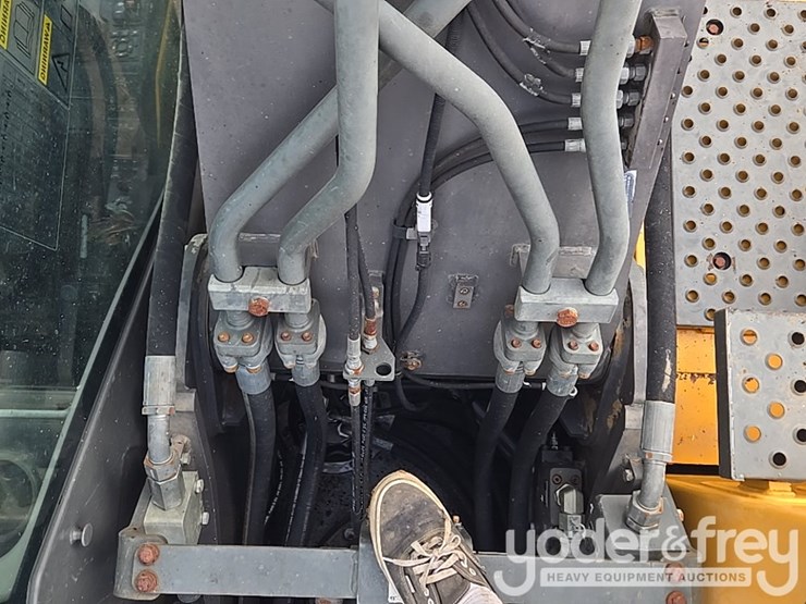 2018-volvo-ec200el-image-38