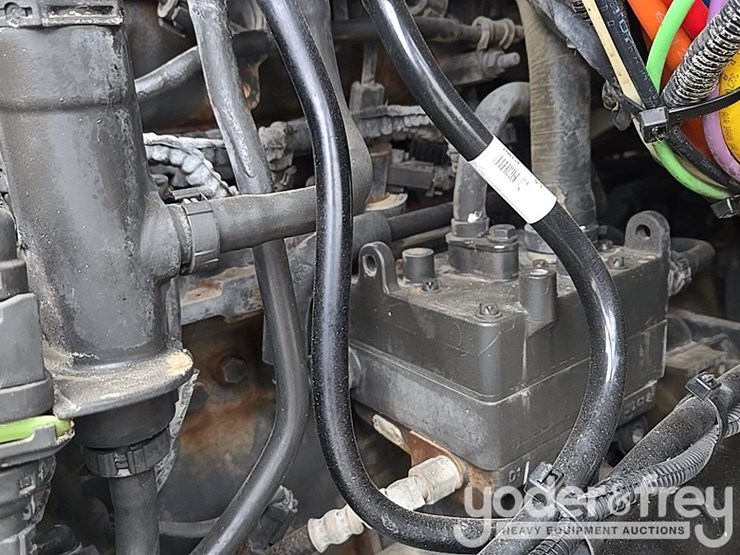 2019-peterbilt-579-image-27