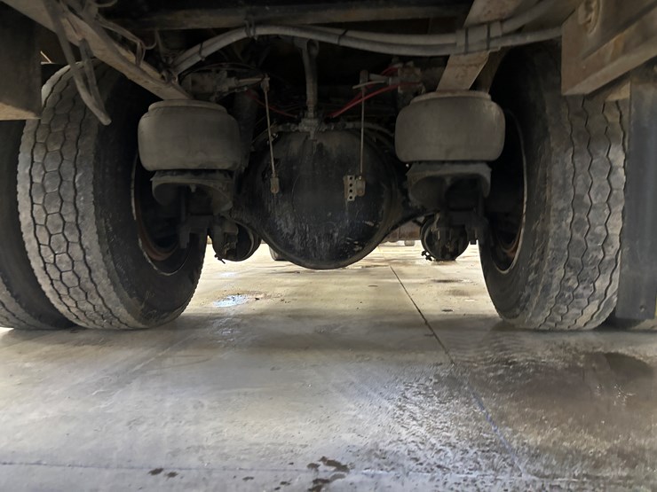 1987-peterbilt-379-image-71