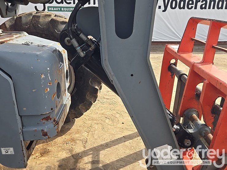 2017-skyjack-sj843th-image-23