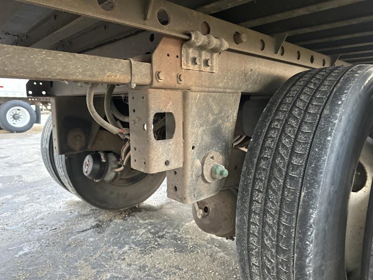 2019-utility-53'-image-15