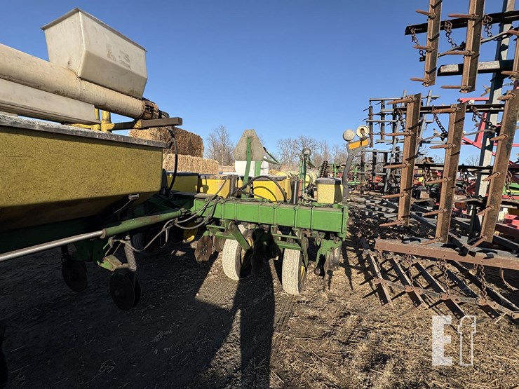 john-deere-7200-image-11