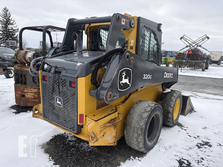 2020-deere-320g-image-9