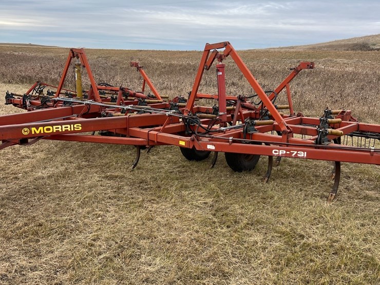 lot-49.-1981-33’-morris-magnum-model-cp-731-chisel-plow-w/3-bar-harrows,-well-maintained-unit,-super-clean-and-straight,-check-photos-image-43