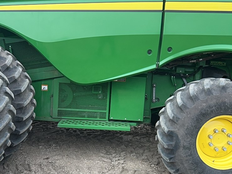 2014-john-deere-s680-image-42