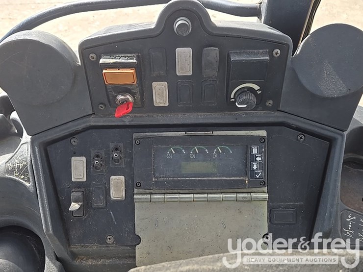 2010-deere-310sj-image-80