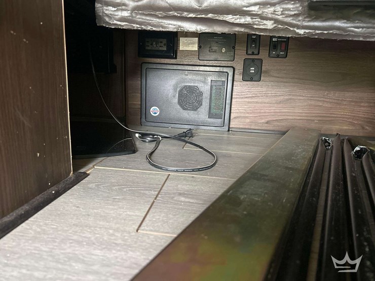 2017-forest-river-rockwood-freedom-camping-s/a-trailer-image-9