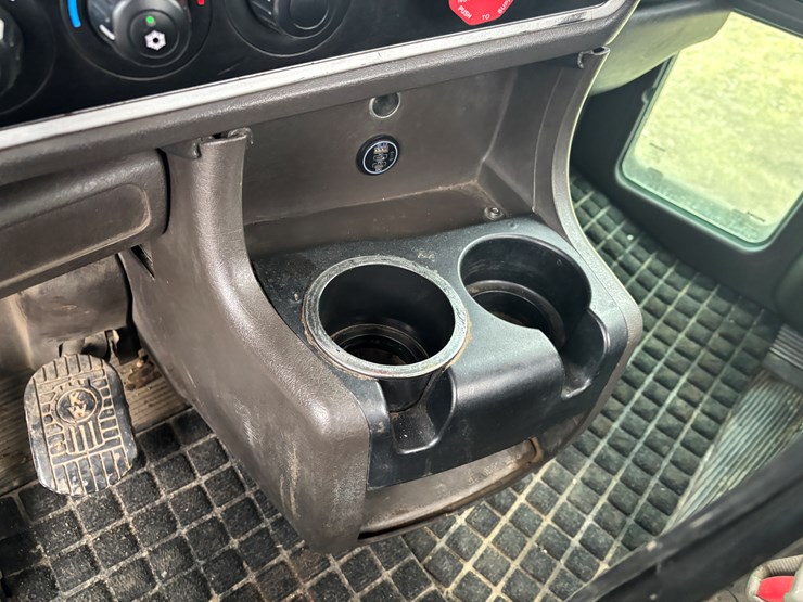 kenworth-t800-image-33