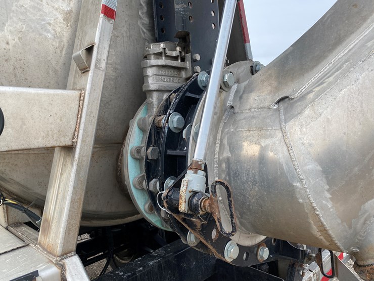 #502-•-2012-northern-8,500-gallon-semi-manure-tanker-(has-wi-title)-(waupun,-wi)-image-31