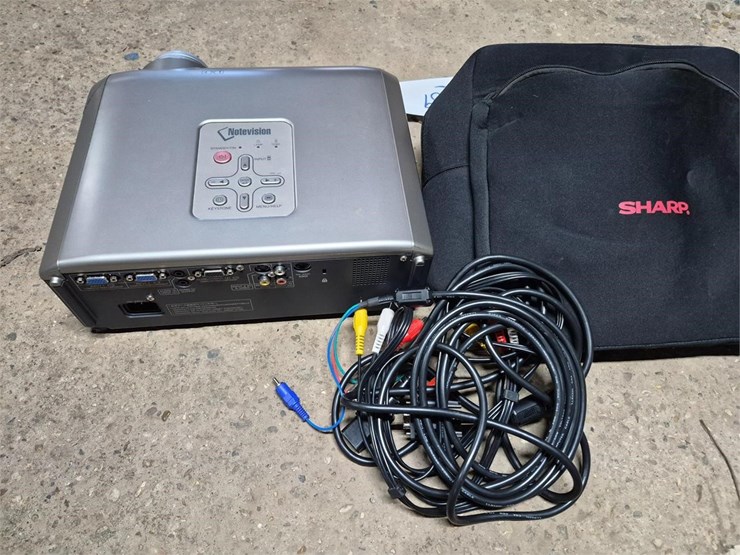 sharp-notevision-xr-11xc-home-theater-projector-image-3