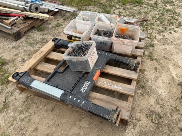 #34166-•-nails-and-rigid-stands-image-1