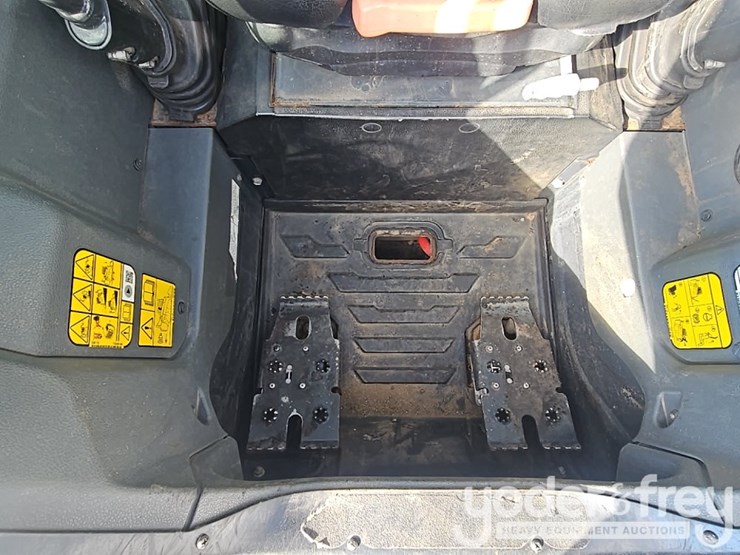 2021-bobcat-t66-image-27